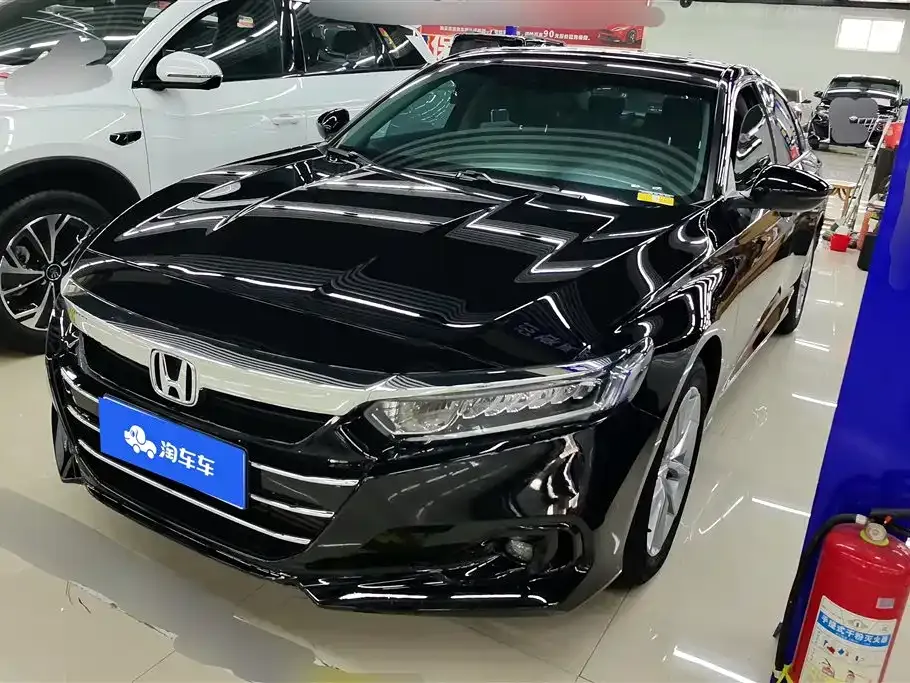 Honda Accord — фото 1