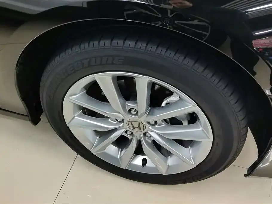 Honda Accord — фото 3
