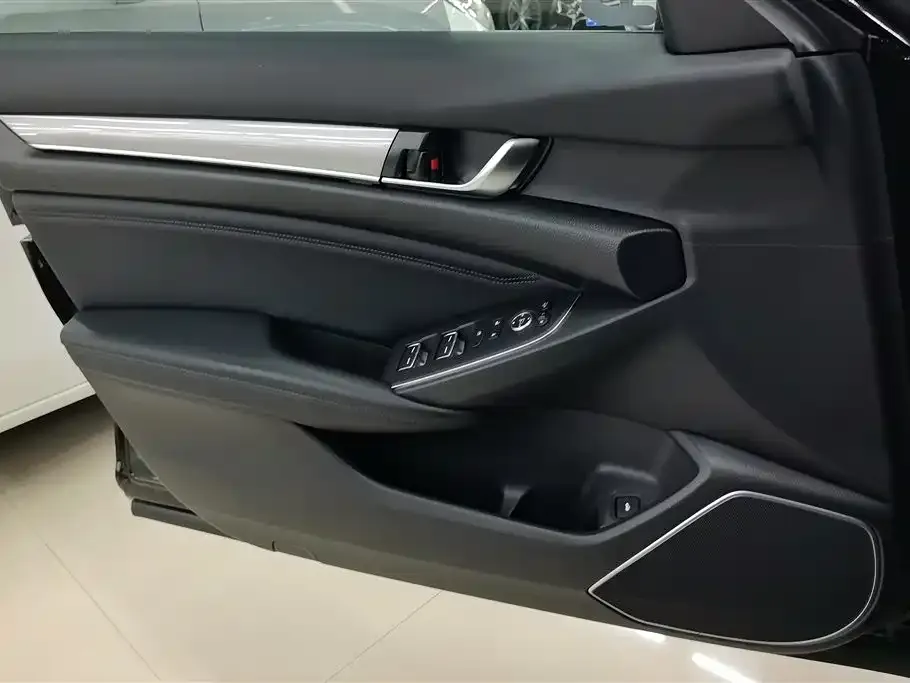 Honda Accord — фото 4