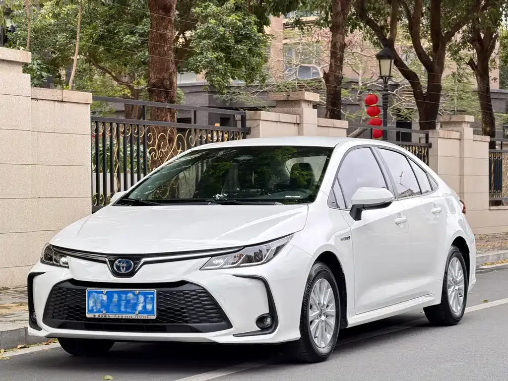 Toyota Corolla 2023 из CN, фото 1