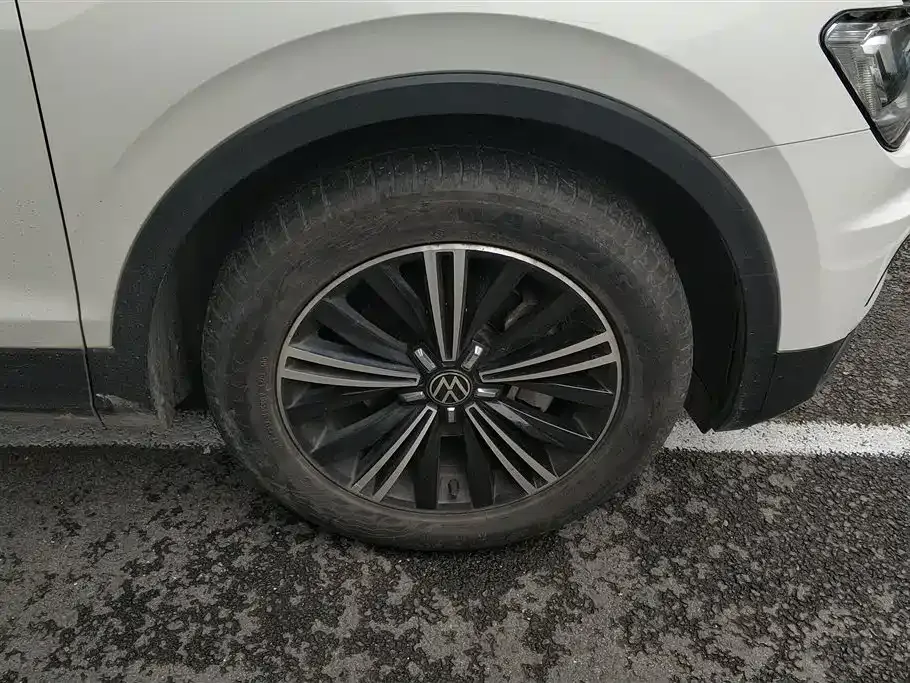 Volkswagen Tiguan L 2021 из CN, фото 9