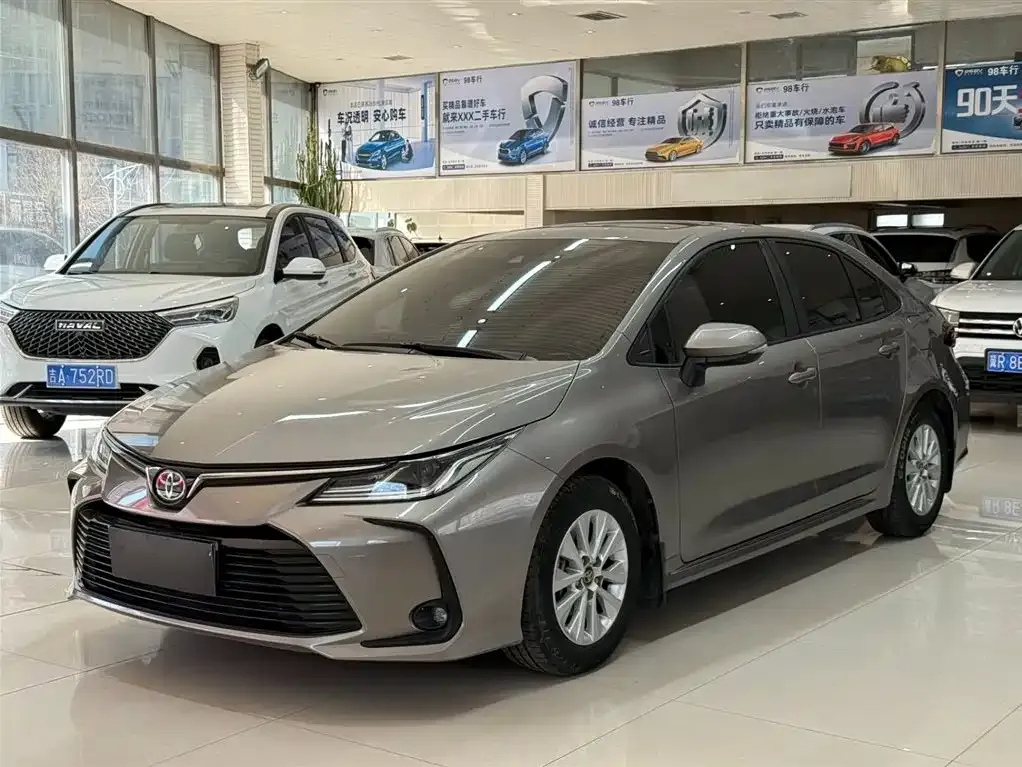 Toyota Corolla — фото 1