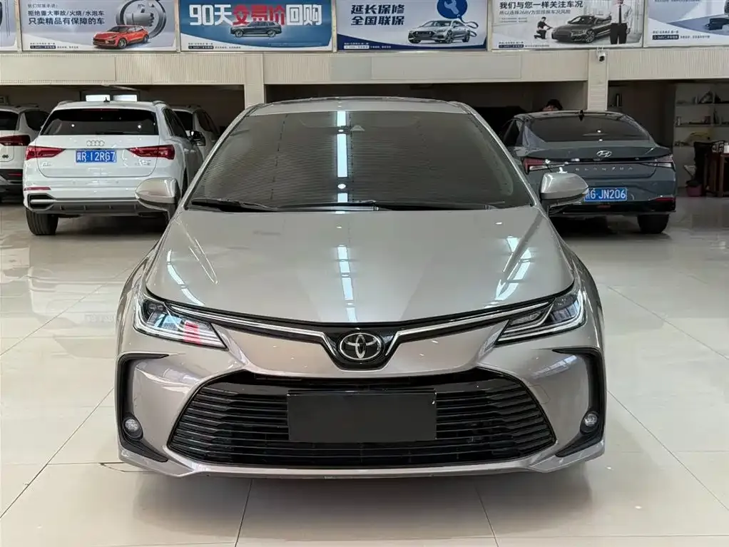 Toyota Corolla — фото 9