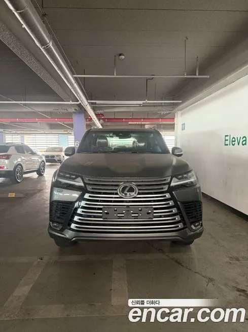 Lexus LX