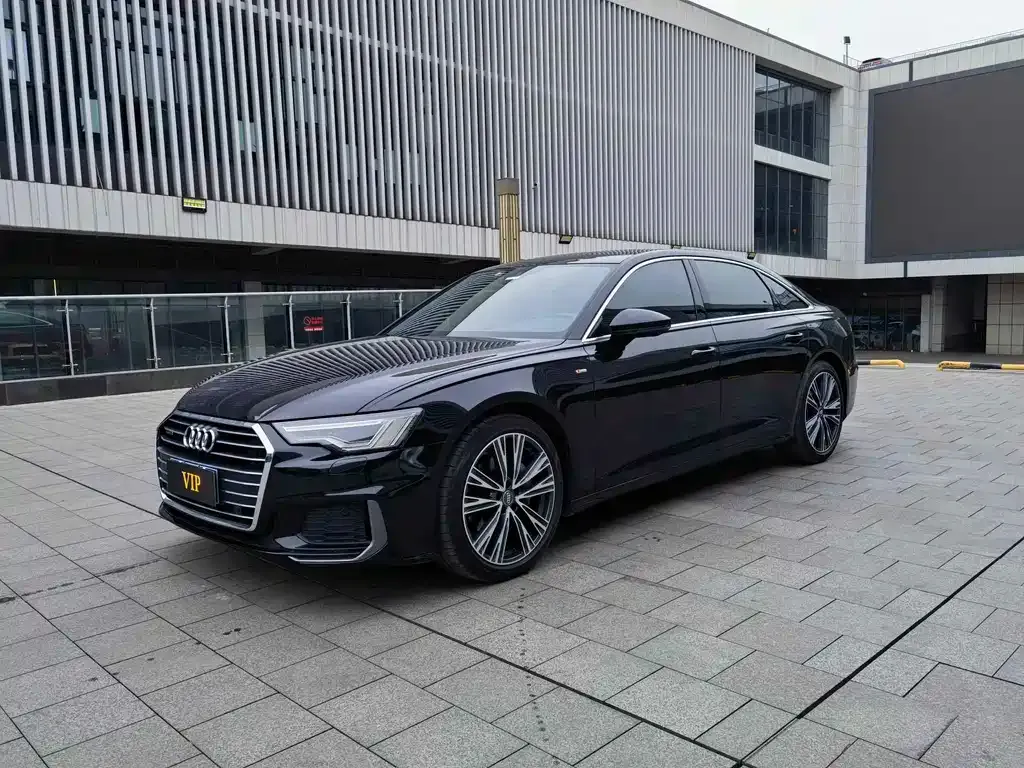 Audi A6L — фото 1