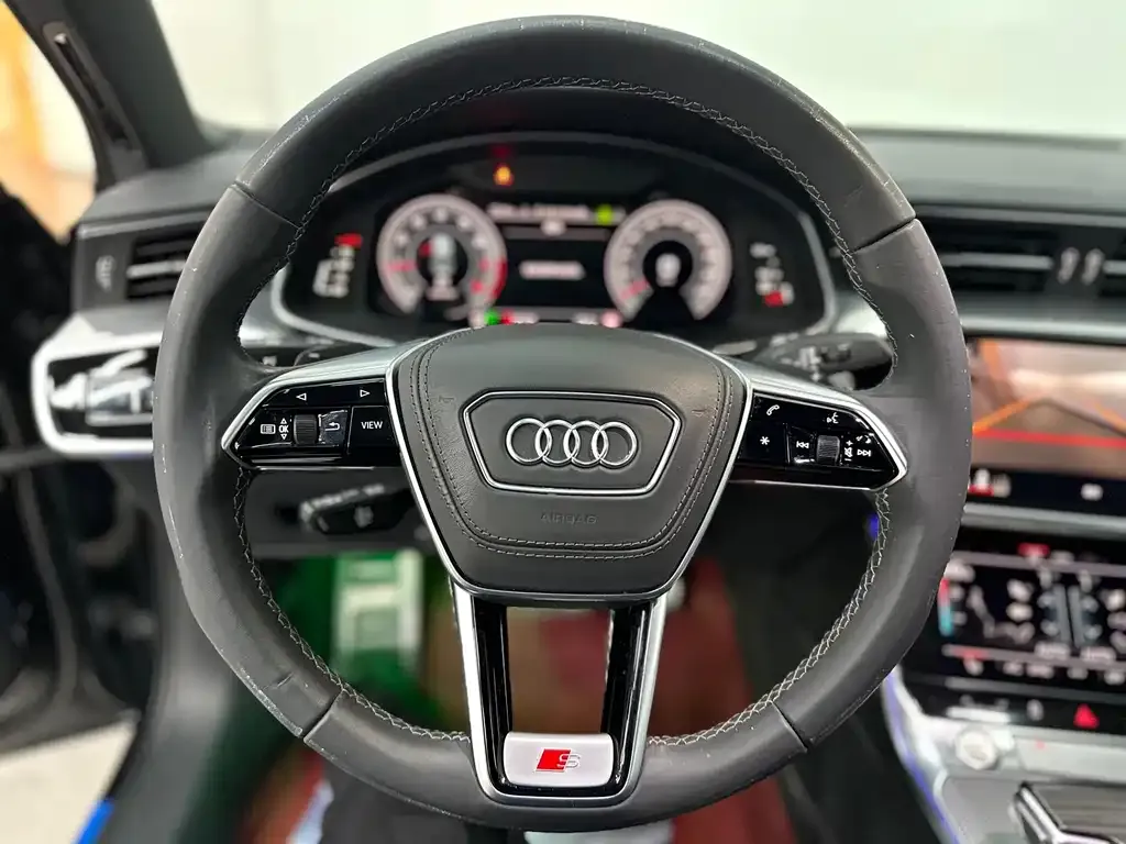 Audi A6L — фото 5