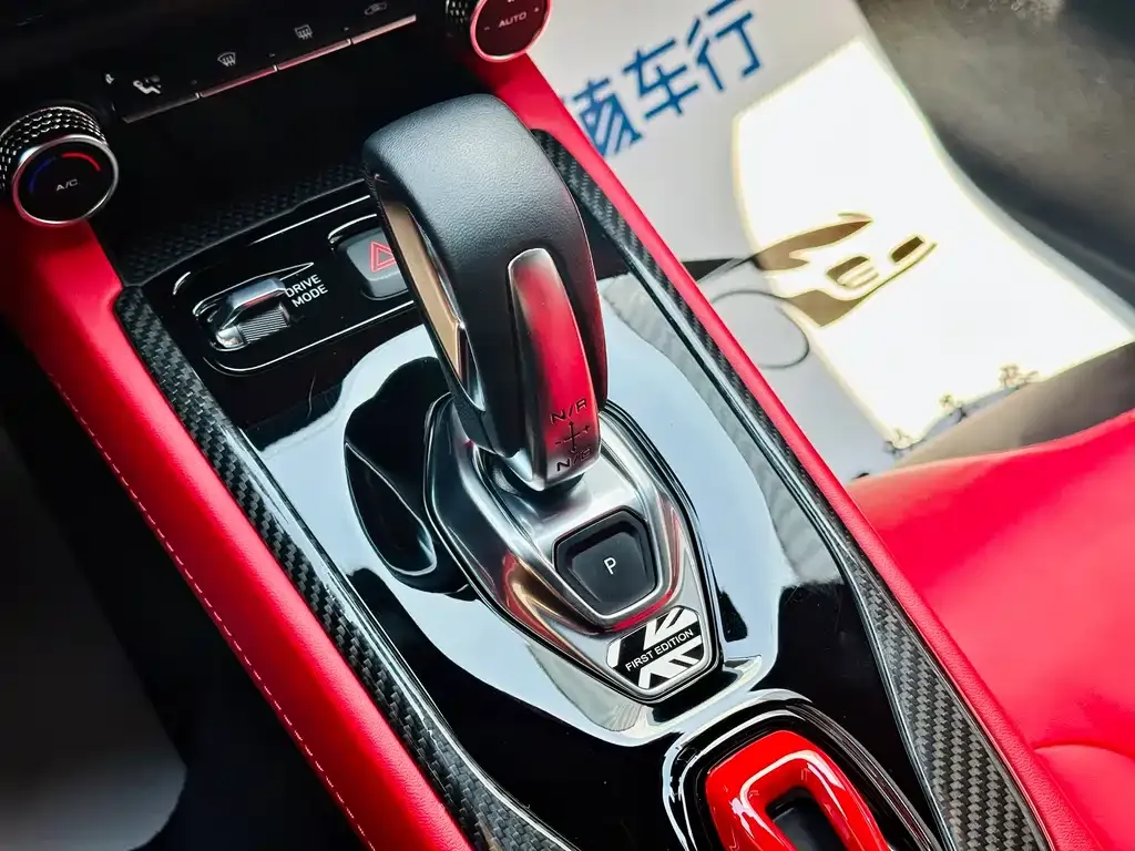 Lotus Emira 2024 из CN, фото 9