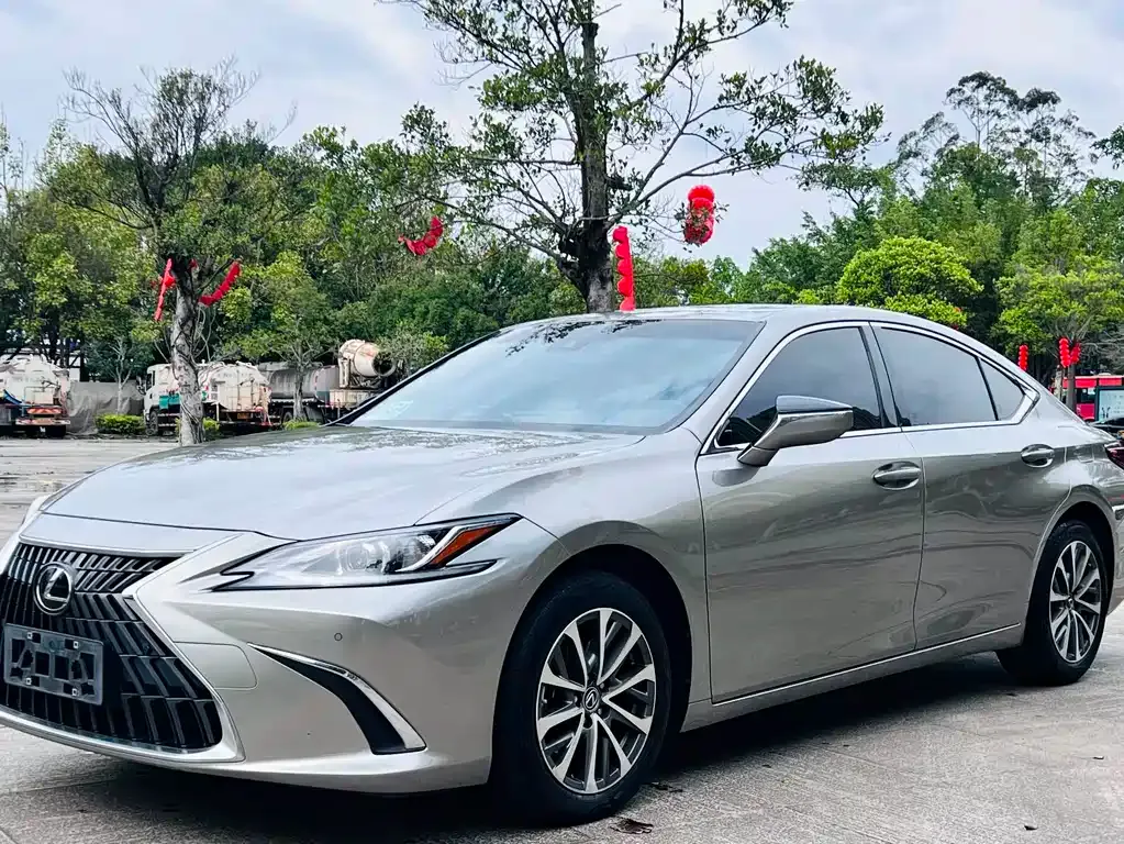 Lexus ES — фото 9