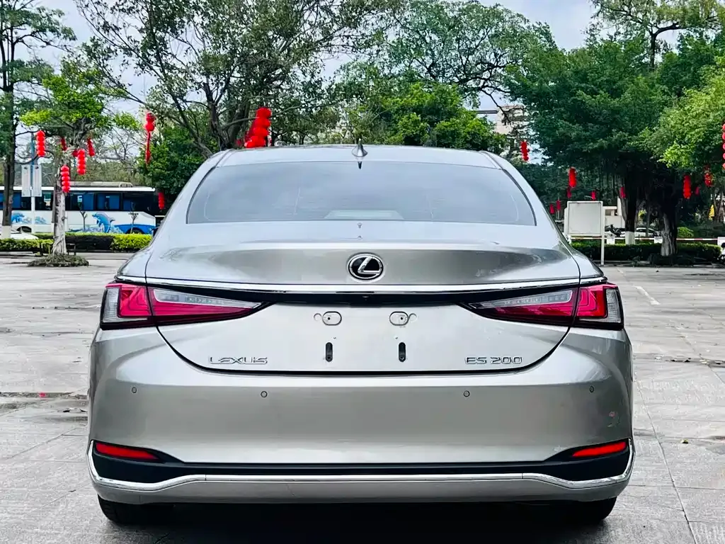 Lexus ES — фото 4