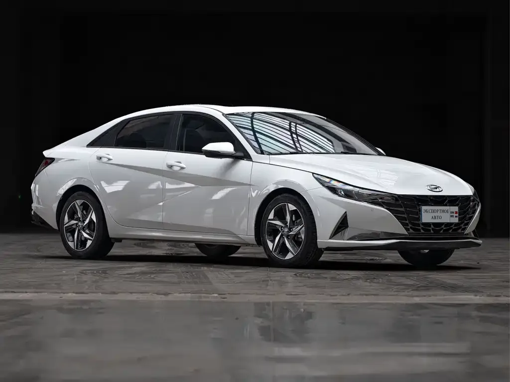 Hyundai Elantra — фото 3