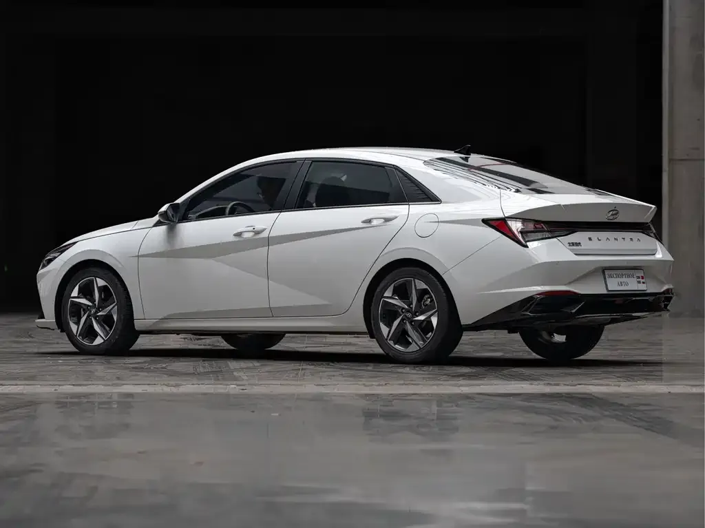 Hyundai Elantra — фото 9