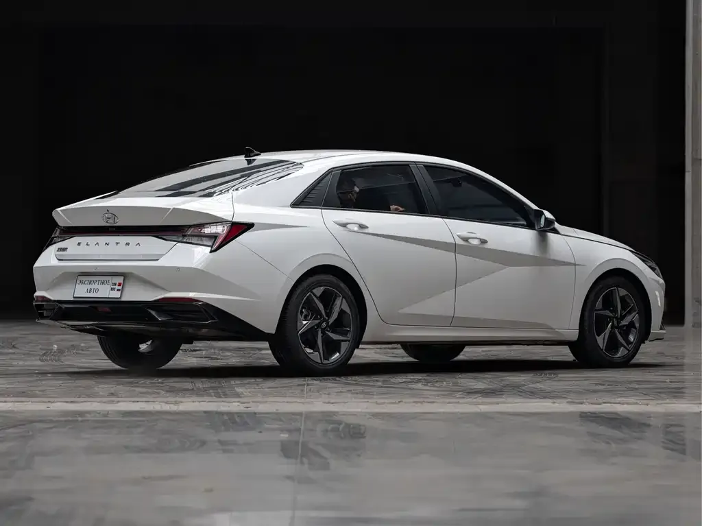 Hyundai Elantra — фото 6