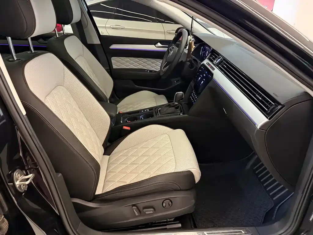 Volkswagen Magotan 2024 из CN, фото 2