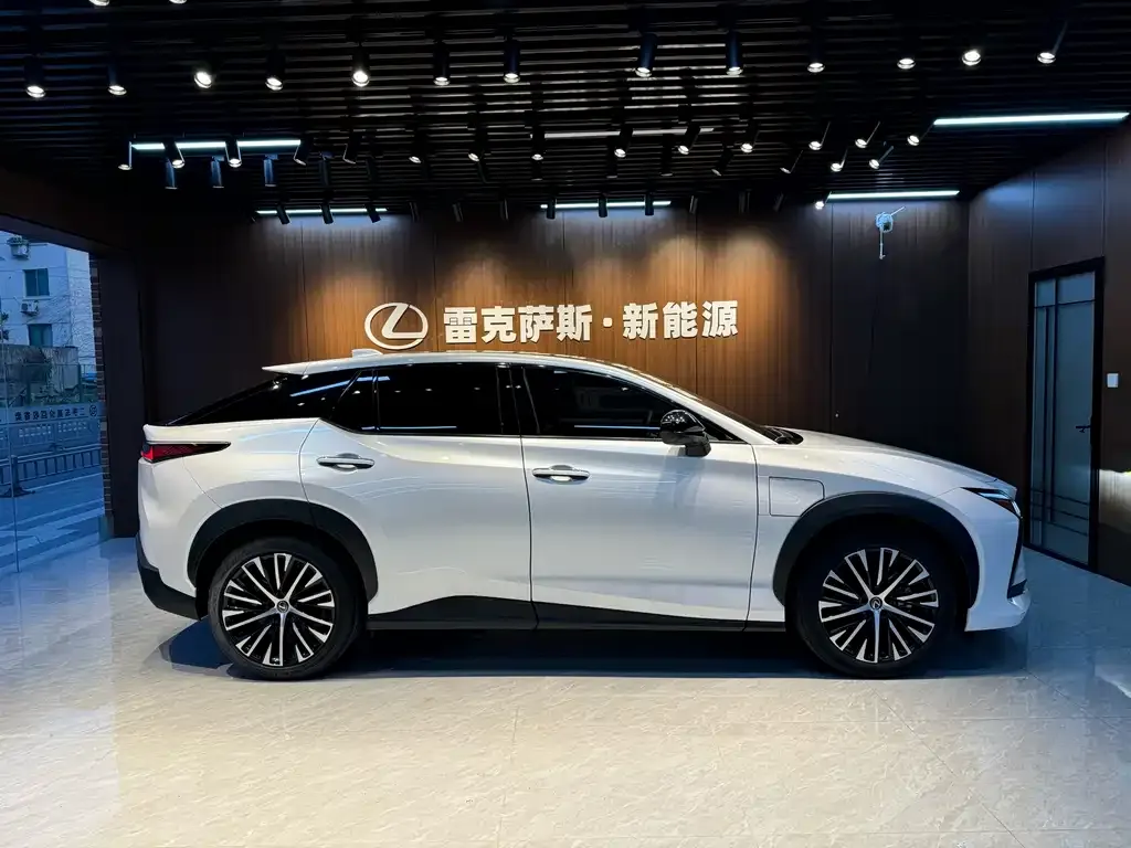 Lexus RZ 2023 из CN, фото 9