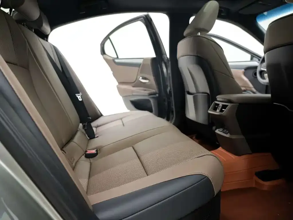 Lexus ES 2025 из CN, фото 9