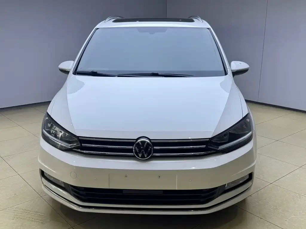 Volkswagen Touran — фото 9