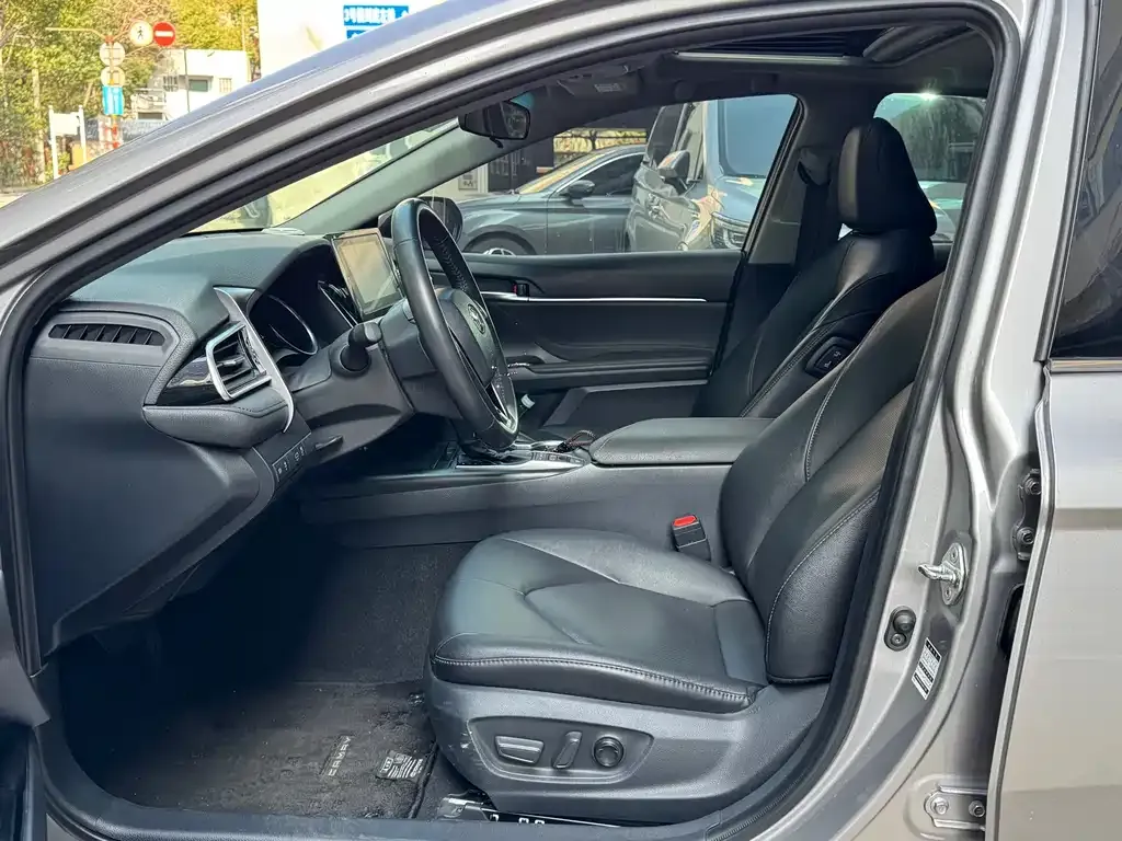 Toyota Camry 2021 из CN, фото 7