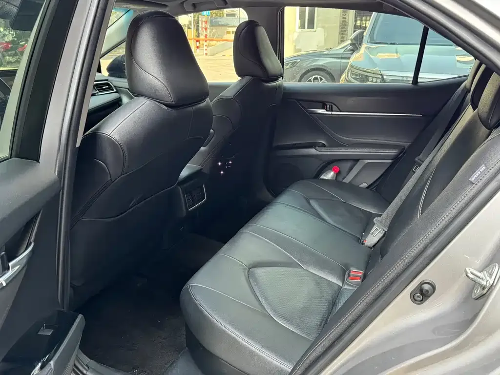 Toyota Camry 2021 из CN, фото 3