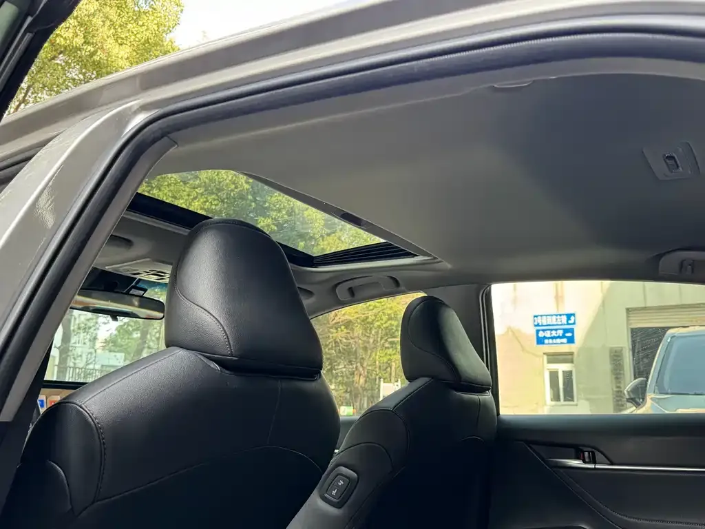 Toyota Camry 2021 из CN, фото 10