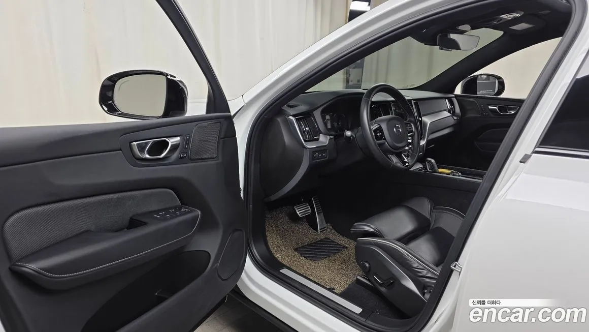 Volvo XC60 2021 из KR, фото 3