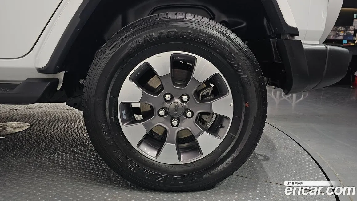 Jeep Wrangler 2021 из KR, фото 3