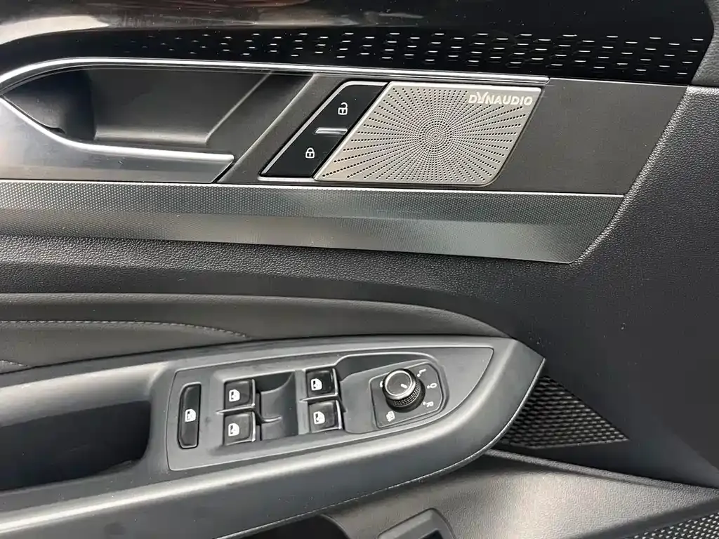 Volkswagen Passat 2022 из CN, фото 5