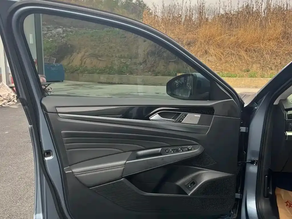 Volkswagen Passat 2022 из CN, фото 6