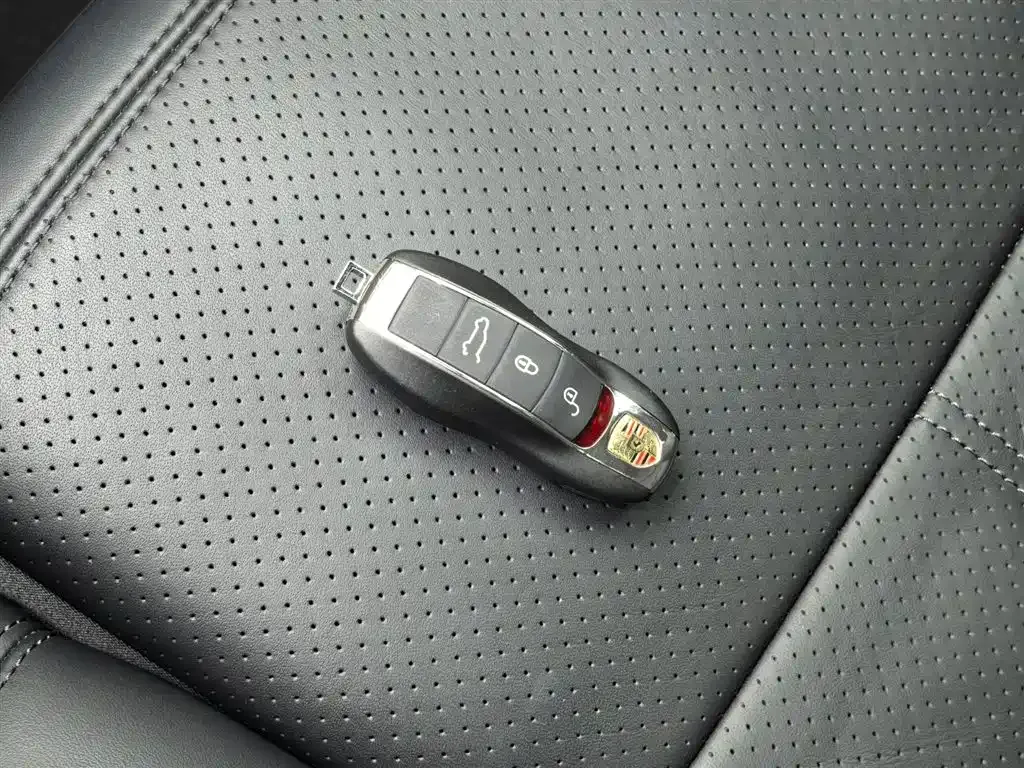 Porsche Macan — фото 8