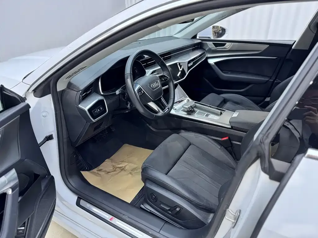 Audi A7 2024 из CN, фото 8