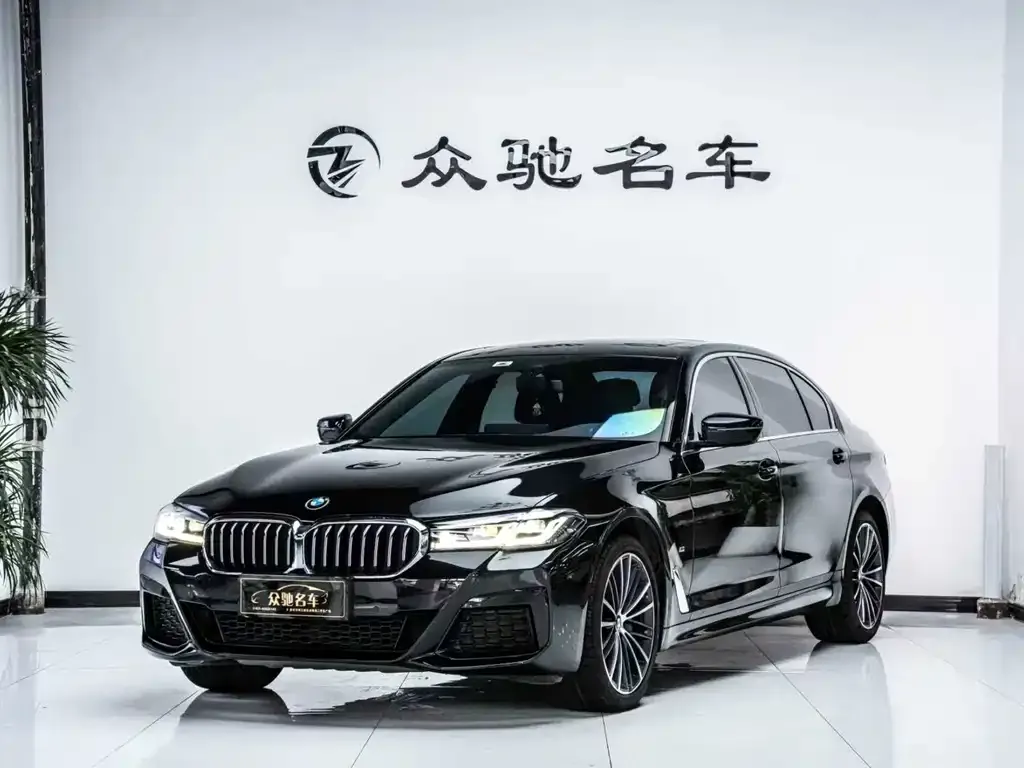 BMW 5 Series — фото 1