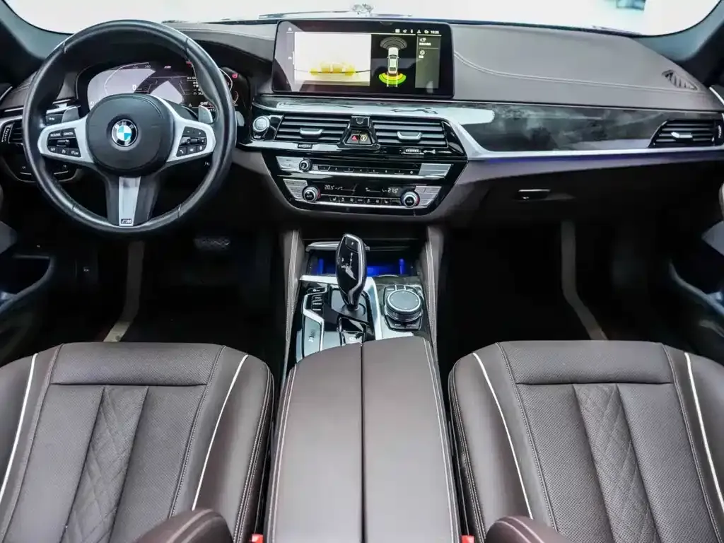 BMW 5 Series — фото 9