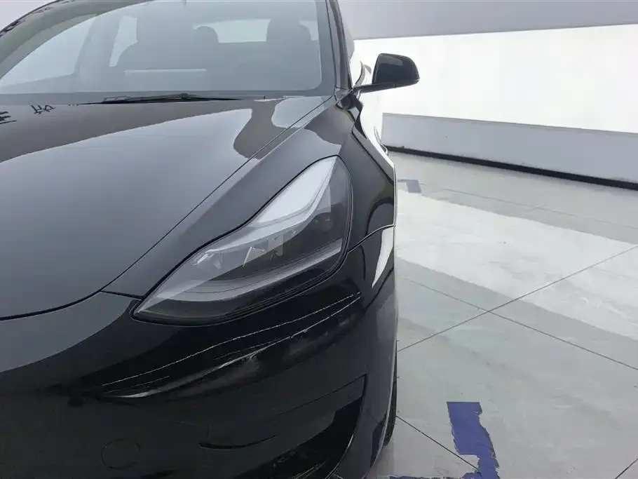 Tesla Model 3 — фото 6