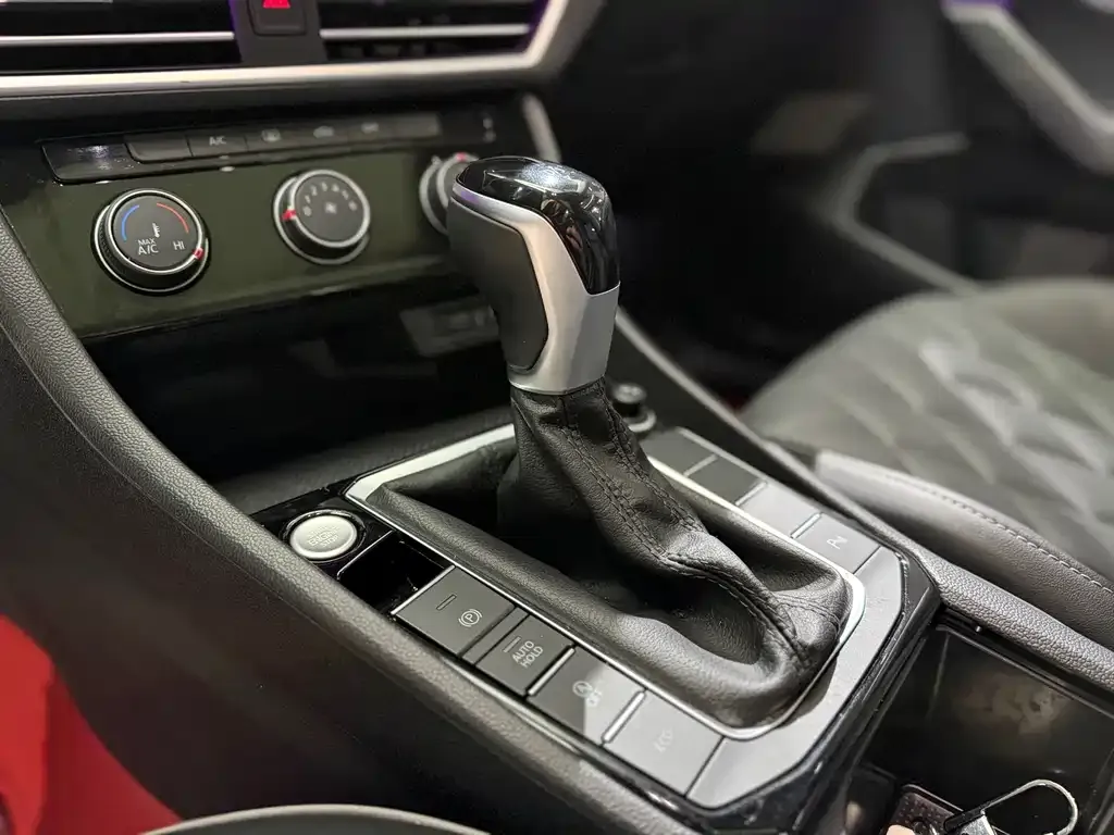 Volkswagen Sagitar 2024 из CN, фото 2