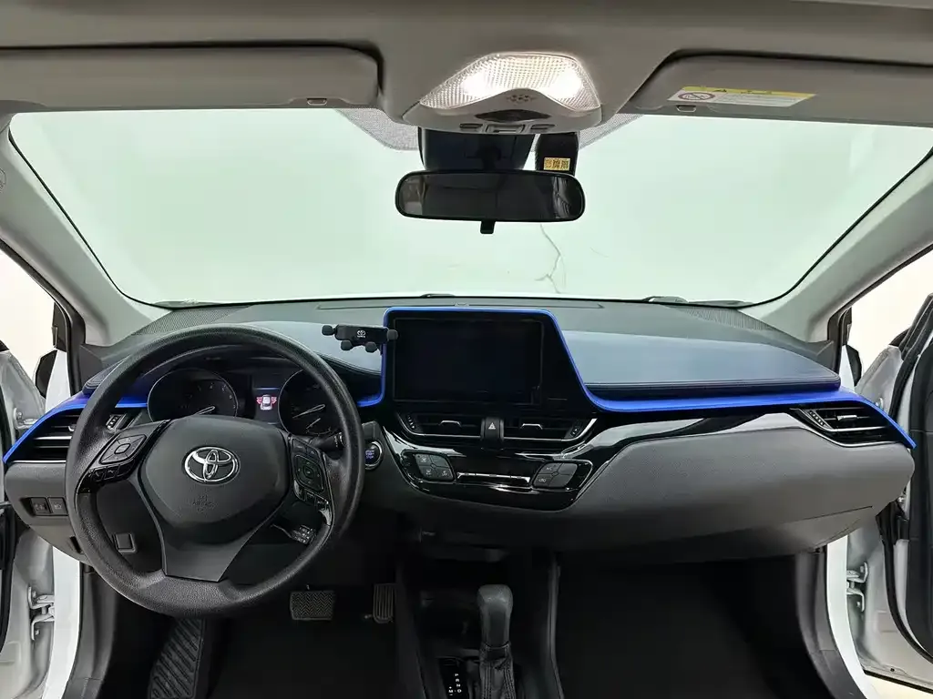 Toyota C-HR — фото 9
