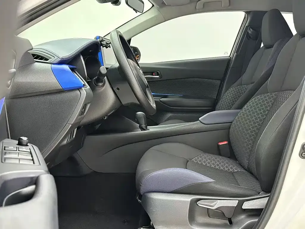 Toyota C-HR — фото 2