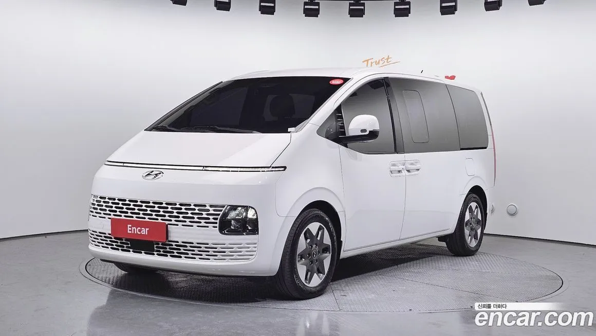 Hyundai Staria