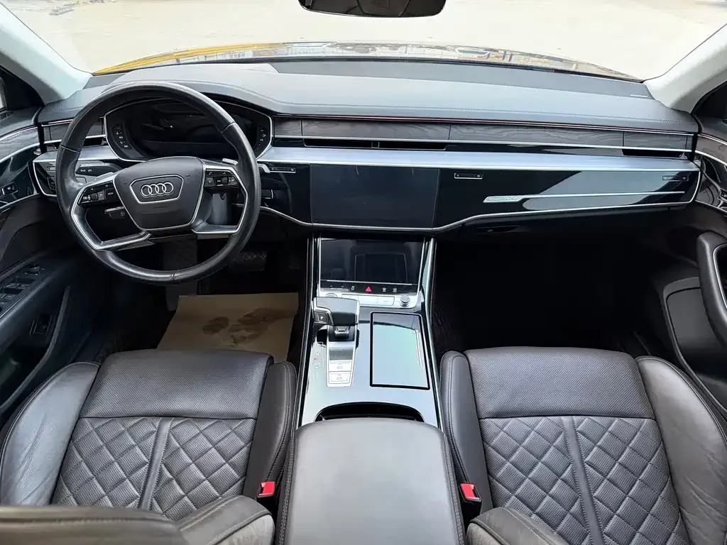 Audi A8 — фото 7
