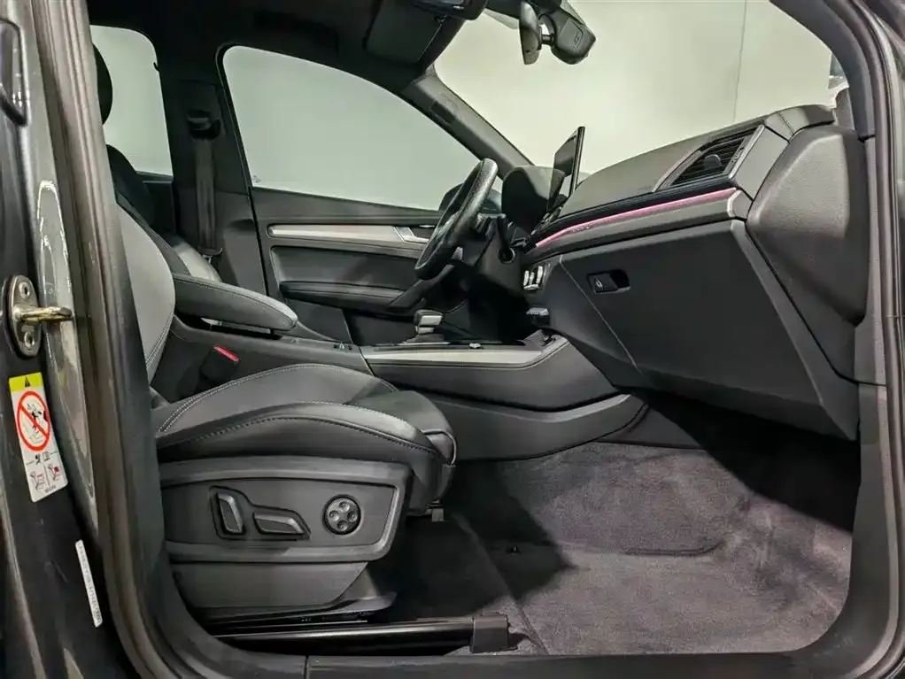 Audi Q5L Sportback 2021 из CN, фото 3