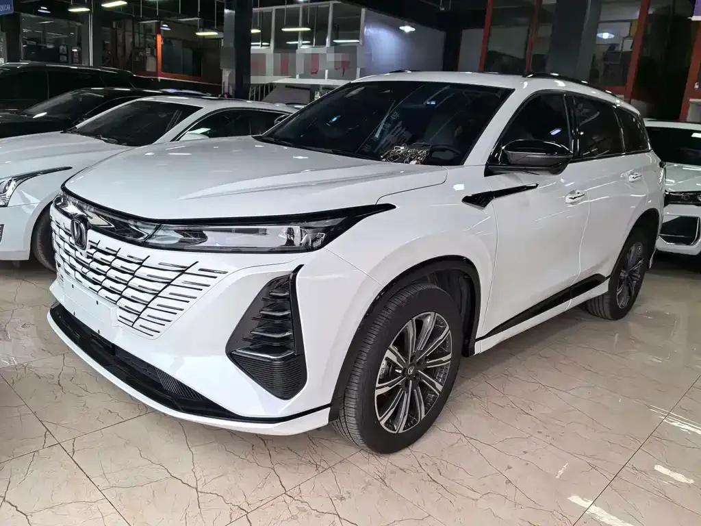 Changan CS75PLUS — фото 1