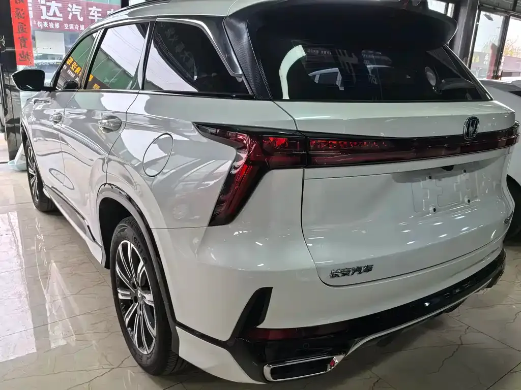 Changan CS75PLUS — фото 3
