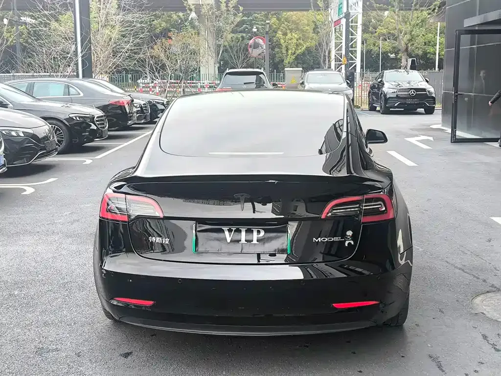 Tesla Model 3 — фото 5