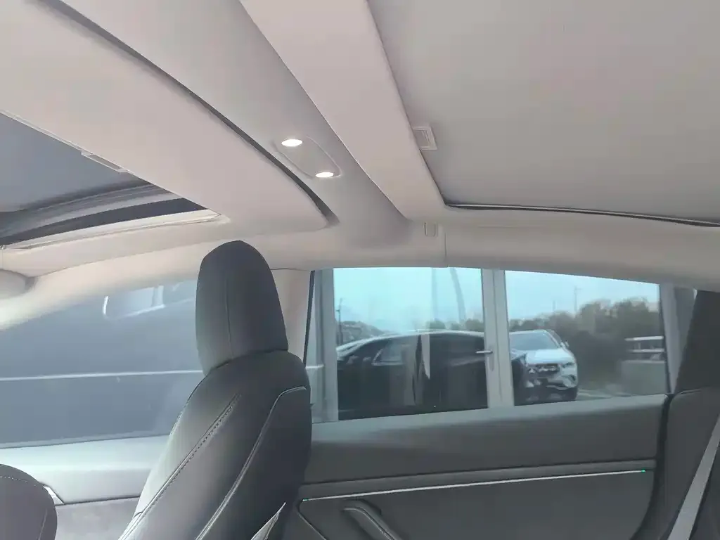 Tesla Model 3 — фото 3