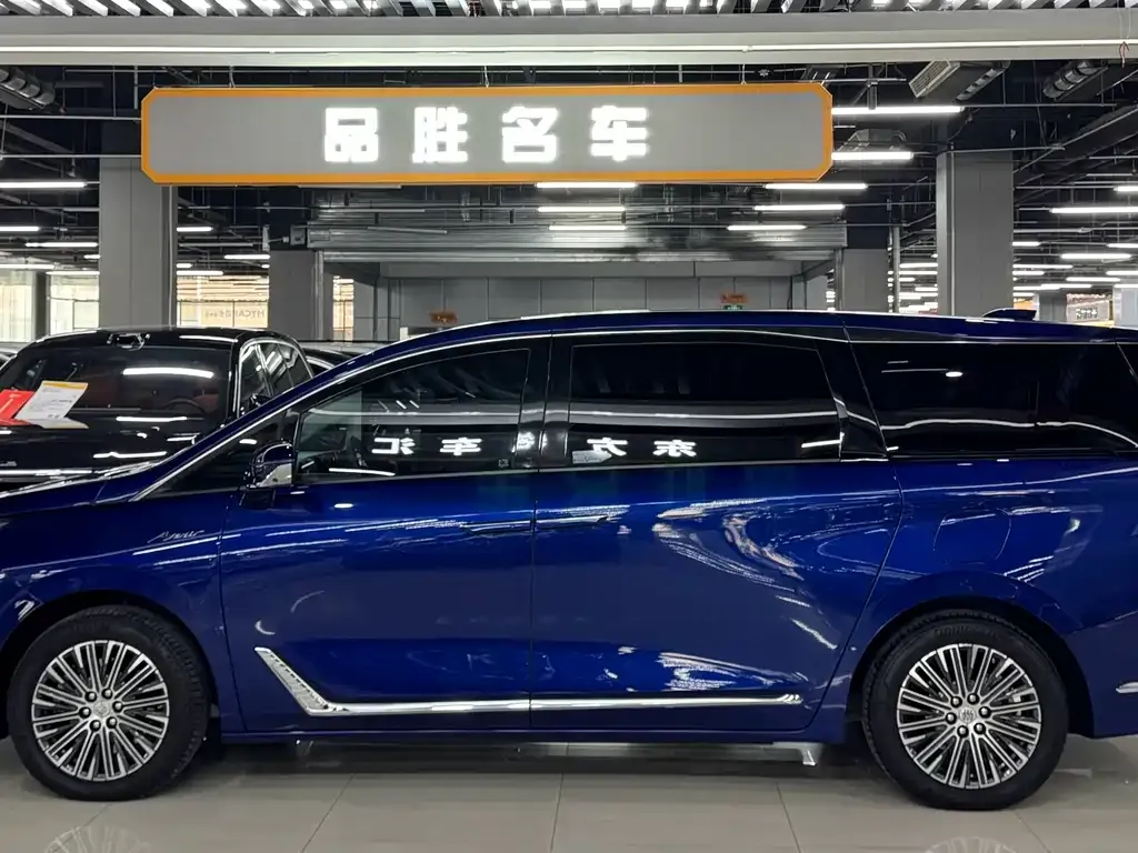 Buick GL8 Hybrid — фото 4