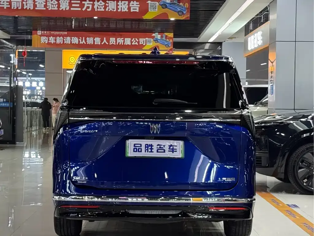 Buick GL8 Hybrid — фото 10