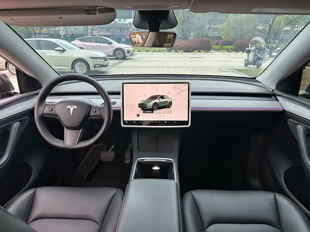 Tesla Model Y — фото 4