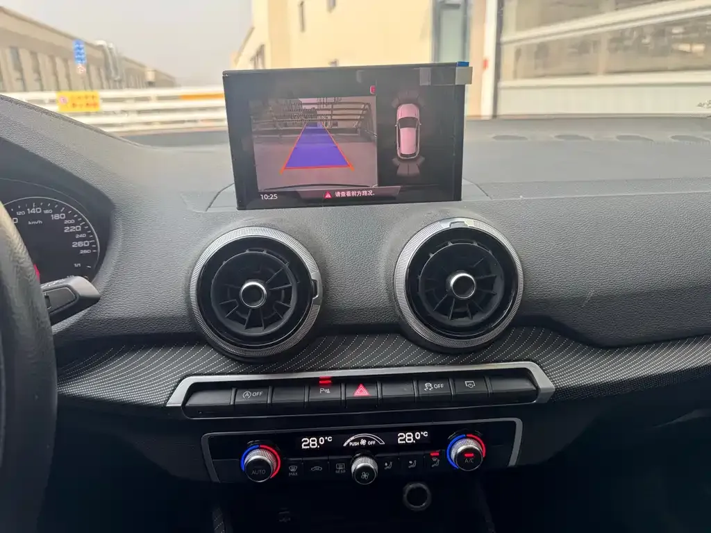 Audi Q2L 2022 из CN, фото 4