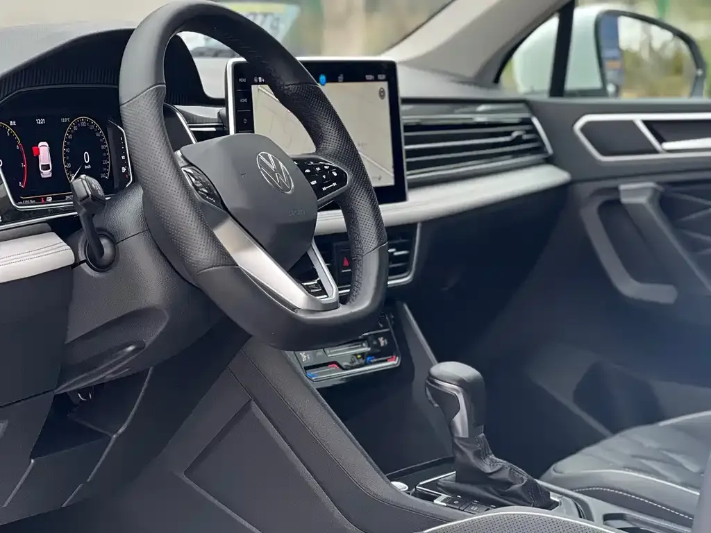 Volkswagen Tiguan L 2023 из CN, фото 7