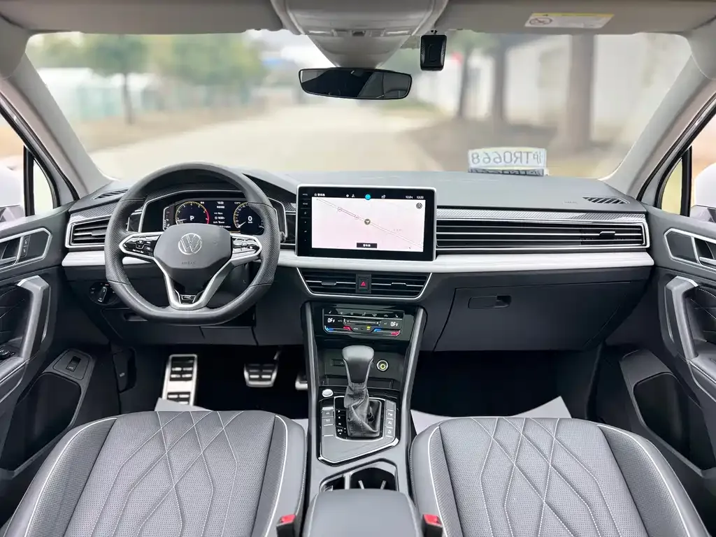 Volkswagen Tiguan L 2023 из CN, фото 10