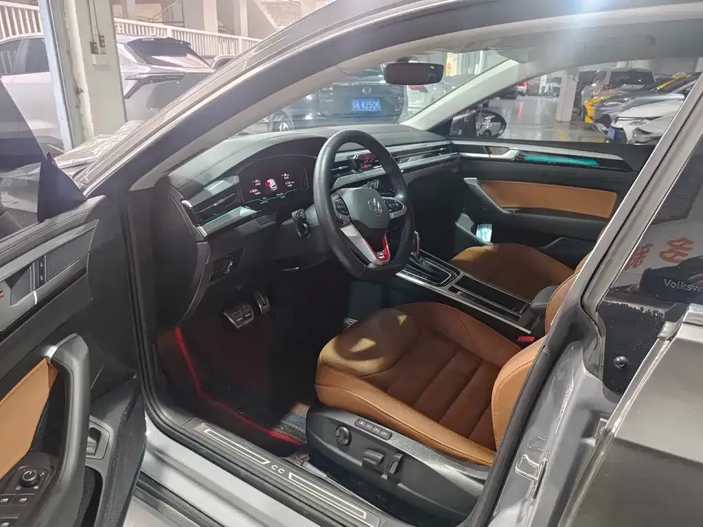 Volkswagen CC 2024 из CN, фото 3