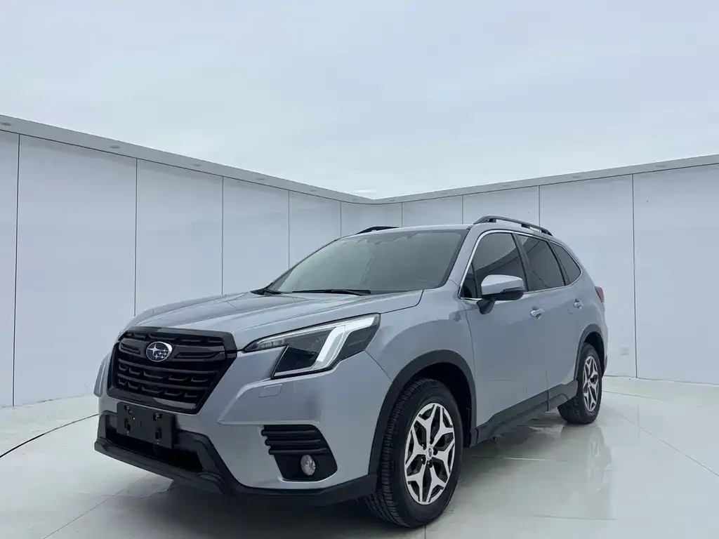 Subaru Forester — фото 1